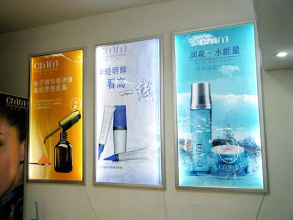 燈箱布與寫真布、噴繪布怎么區(qū)分？